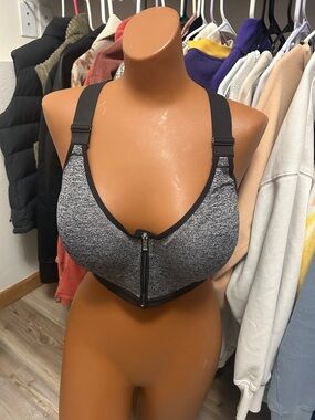 Front-Zip Gray High-Support Sports Bra with Adjustable Straps